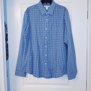 Long-sleeved blue/green plaid men's shirt